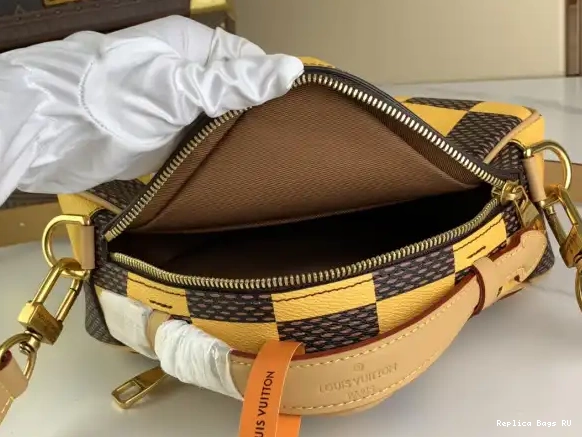 Affordable Chess LOUIS Messenger-24*24*8CM VUITTON 0521